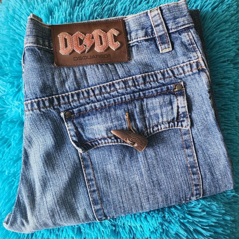 DSQUARED2 - AUTHENTIC BUTTON-FLY D2 STRAIGHT LEG JEANS